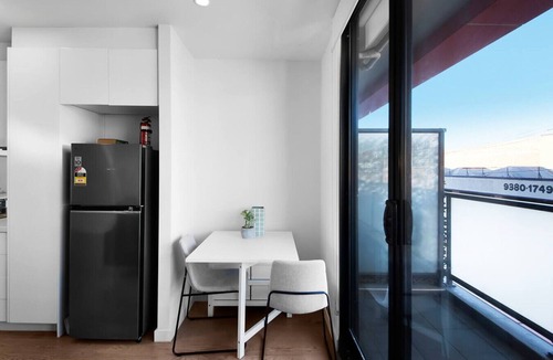 Brunswick Apartment | Boho Vibes in Authentic Brunswick Retreat
