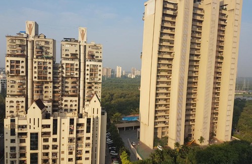 Lokhandwala Complex Apartment | Bolllywood Apartment - Beautiful, Cosy , Safe and Secure