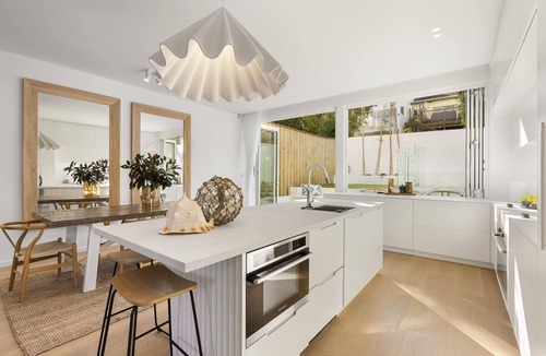 North Bondi House | Bondi Hamptons (IH) - Brand-new 4 bedroom architectural oasis with pool