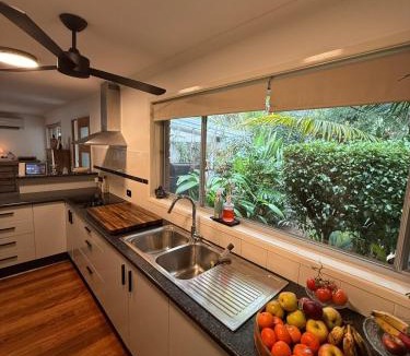 Maroochydore House | Boongala - Central 3BR pet friendly family home