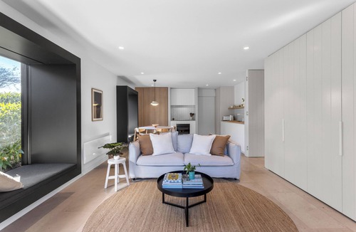 Blairgowrie House | Botanica Blairgowrie - Coastal Designer Retreat with Garden + Deck