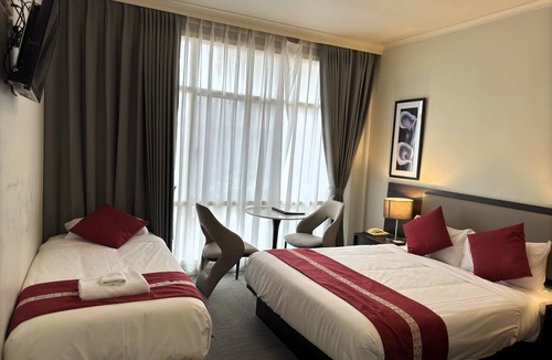 Hamilton Hotel | Botanical Motel