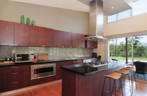 Upper Kangaroo River House | Bottlebrush Lodge - Great views and a pool!
