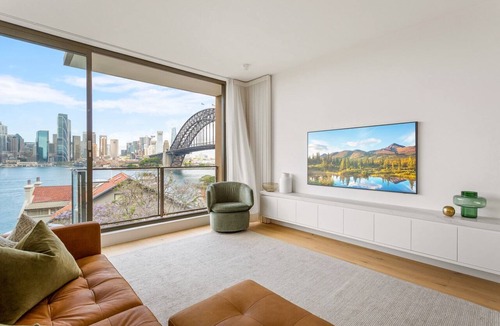 Kirribilli Apartment | Boutique 2-Bed with Stunning Sydney Harbour Views