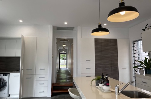 Bathurst House | Boutique CBD House "Rest on Russell"
