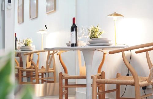 Surry Hills Apartment | Boutique Crown Loft Studio CBD AC + Smart TV
