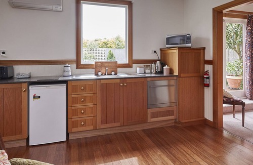 Evandale Cottage | Box Cottage Apartment