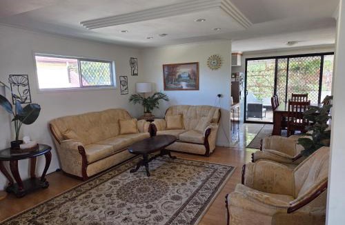 Kingston Bed & Breakfast | BR Rooms in a Shared house