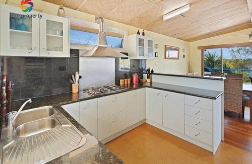 Maroochydore House | Bradman-Budget Waterfront Accom, Pet Friendly