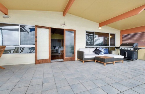 Maroochydore House | Bradman-Budget Waterfront Accom, Pet Friendly