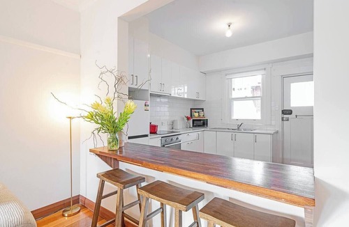 Sandy Bay Apartment | Braelands by the Beach Sun kissed Sandy Bay Escape
