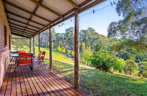 Central Tilba House | Braeside Cabin Three Parsonsia