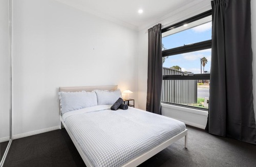 Brahma Lodge House | Brahma Lodge Living - Modern and Spacious