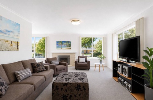 Capel Sound House | Braidwood Beachouse Getaway by Ready Set Stay-Close to the Beach & Table Tennis
