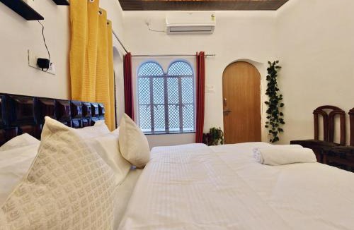 Mathura House | Braj Basera by GrehStay 1 km from Krishna Janmabhoomi
