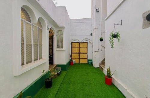 Mathura House | Braj Basera by GrehStay 1 km from Krishna Janmabhoomi