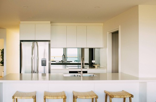 Anglesea House | Brand New Tree Top Luxury with Ocean Views!