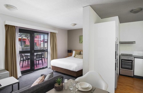 Adelaide Central Business District Apartment | BreakFree Adelaide