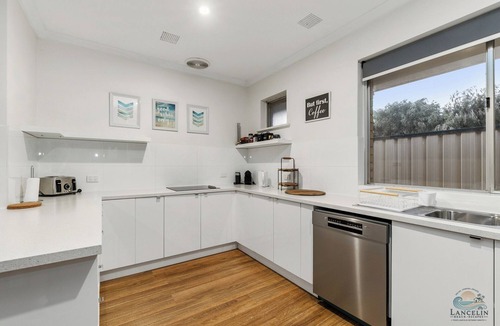 Lancelin House | Breathe Ezy - Welcome to Breathe Ezy, a spacious 7-bedroom home