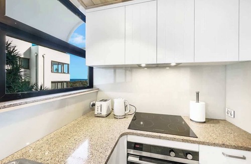 Buddina Apartment | Breathtaking Views - Point Cartwright Bliss
