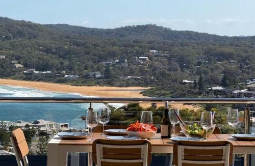 Copacabana House | Breathtaking views at Vista by the Sea