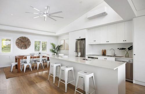 Sunshine Beach Villa | Breezy Beach Haven - Ocean Views & Roof Top Deck