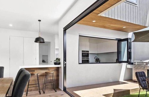 Barwon Heads House | Bridge18 Summary: Cen