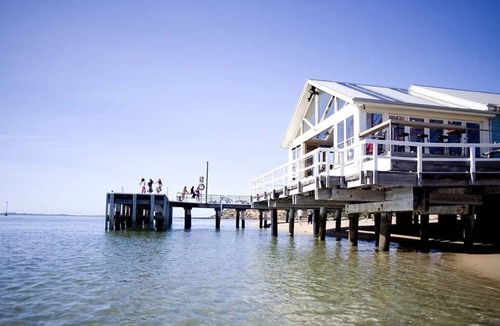 Barwon Heads House | Bridge18 Summary: Cen