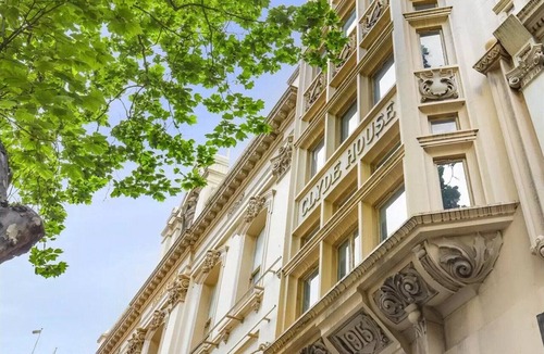 Melbourne Central Business District Apartment | Bright 1-Bed Apartment Steps from Collins Street