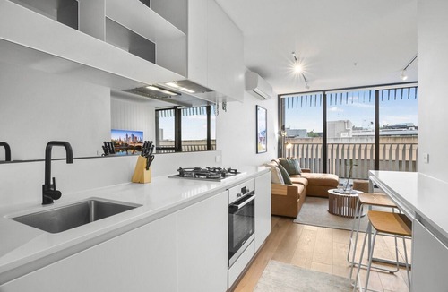 South Melbourne Apartment | Bright 1-Bed Stay Near Crown Melbourne