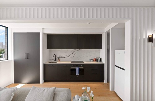 Glebe Apartment | Bright 2-Bed Apt with Spectacular Bridge Views