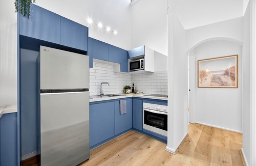 Scarborough Apartment | Bright 2-Bed Unit Near Scarborough Beach
