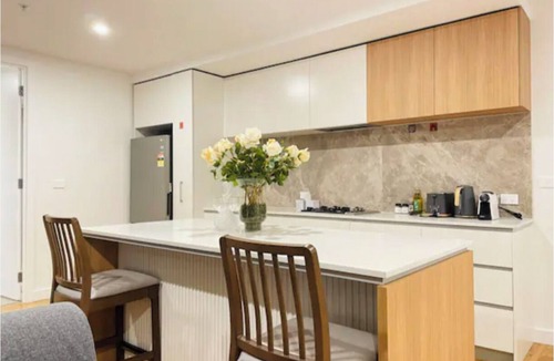 West Melbourne Apartment | Bright 2B apt next to Flagstaff Garden freeparking