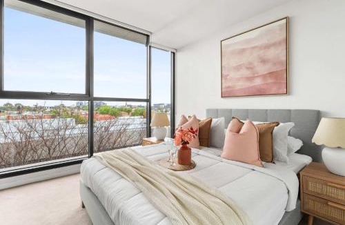 Abbotsford Apartment | Bright 2BR Apartment Close to the Yarra