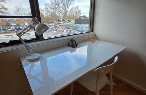 Carlisle House | Bright 3BR Home Near Perth CBD, Airport, Stadium