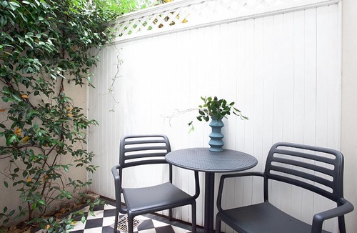 Lewisham Apartment | Bright and Beautiful Studio in Quiet Neighbourhood