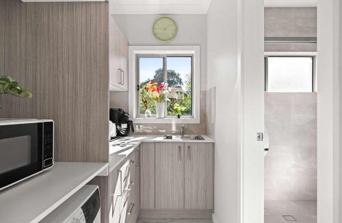 Ryde House | Bright and Cozy Courtyard Double Room - Near Top Ryde City Shared Amenities