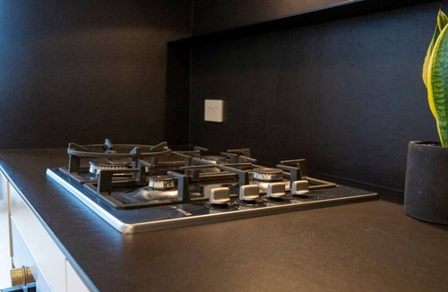 South Yarra Apartment | Bright and modern 1BD in heart of South Yarra!