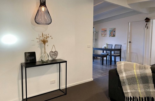Bayswater North House | Bright and spacious Garden home - Perfect for families