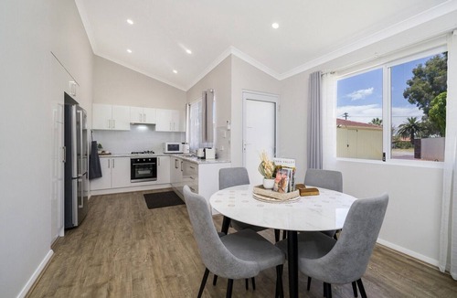 Thornlie Apartment | Bright and Spacious 2-Bed Thornlie Family Home