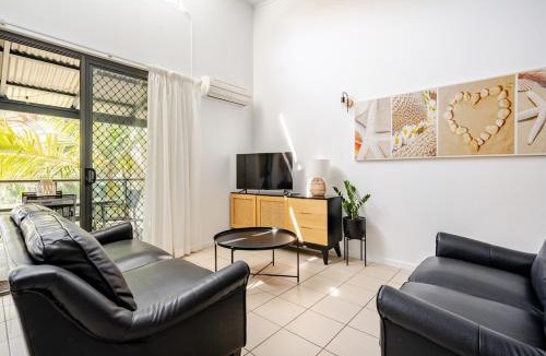 Rainbow Beach Apartment | Bright and spacious 2-Bed beach resort apartment