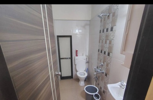 Thane West Apartment | Bright balcony 2-bedroom apartment with AC in vibrant Thane/Mulund