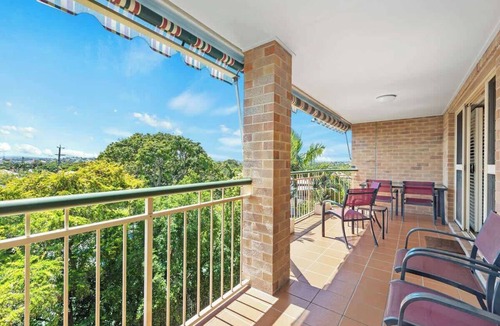 Clayfield Apartment | Bright & Breezy ~ 2 Bed/2 Bath/1 Car/Views!