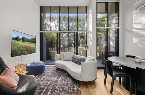 Brunswick East Apartment | Bright Inner-North Stay with Pool Access