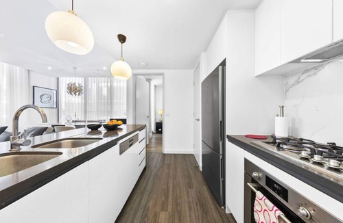 Mascot Apartment | Bright & Modern 2BR Home Steps from Mascot Station