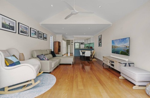 Balmain House | Bright modern home in great location close to City