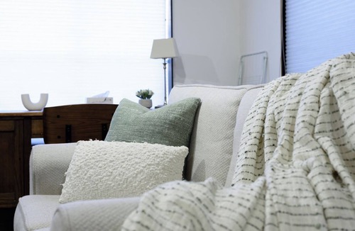 South Launceston Apartment | Bright Studio in Launceston CBD
