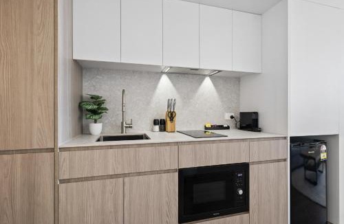 North Fremantle Apartment | Bright Studio in Trendy North Fremantle
