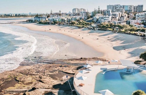 Kings Beach Apartment | Bright Stylish Kings Beach Apartment