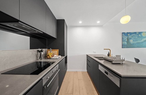 Reid Apartment | Bright Unit with Secure Parking and Garden Access